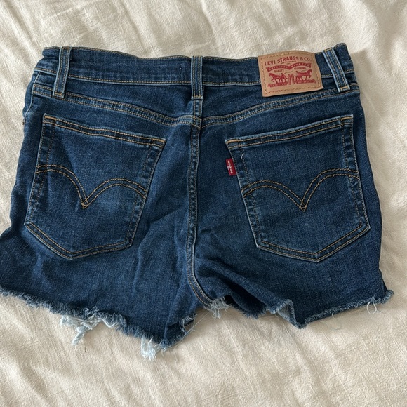 LEVI’S HIGH RISE SHORTS - Picture 2 of 3